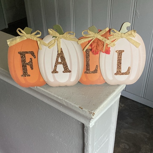 NWT- Beautiful Brown Glittered FALL Orange & White Pumpkins Decoration Sign 🍁 - Picture 17 of 17